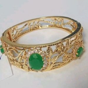 Single Jade Bracelet